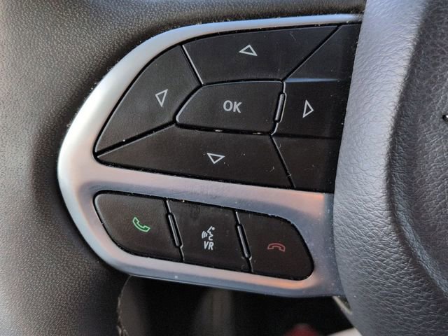 Used 2024 Chrysler Pacifica Touring-L FWD image 19