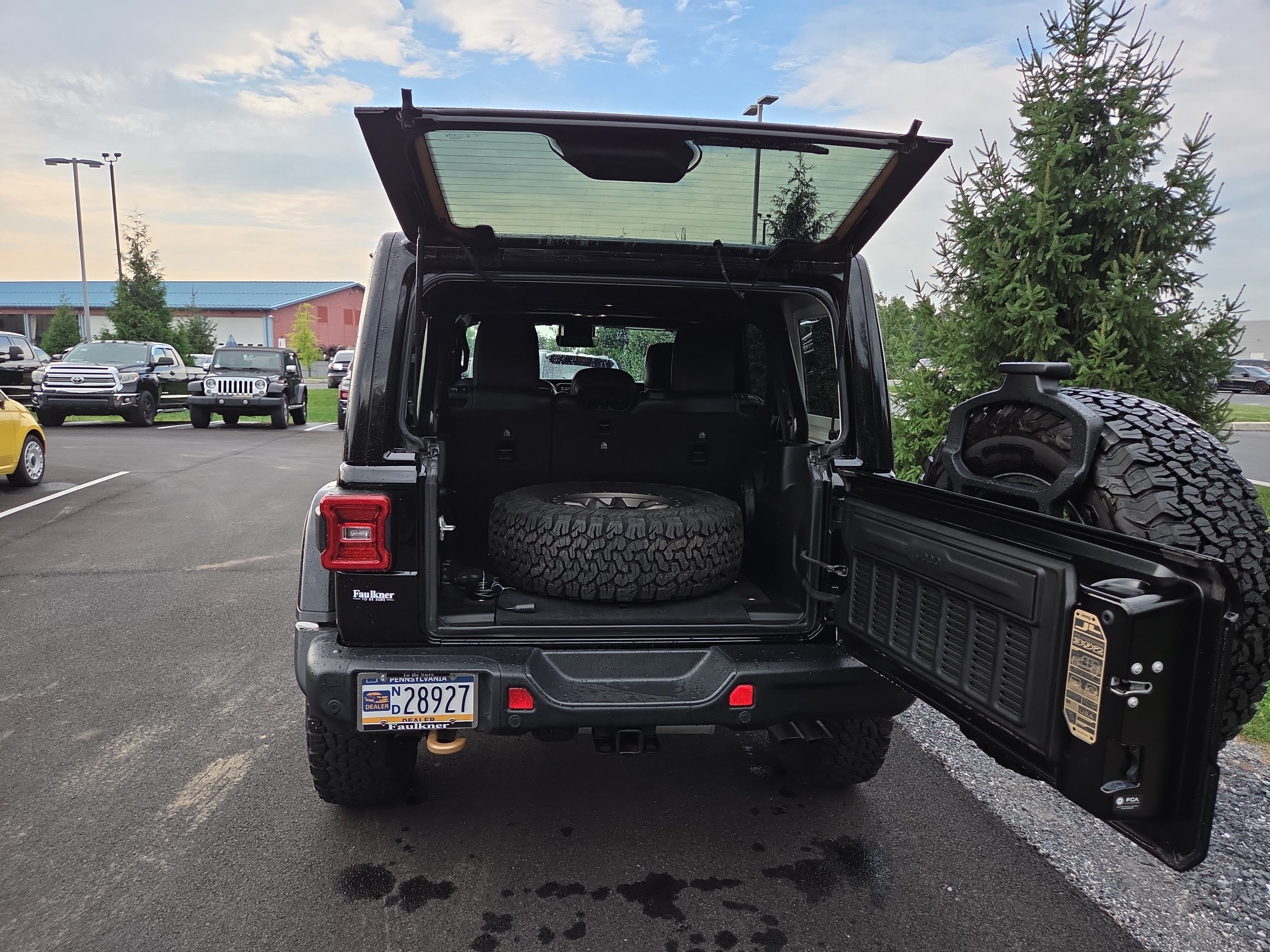 Certified 2023 Jeep Wrangler Unlimited Rubicon 392 w/ Trailer Tow Package AWD/4WD image 24