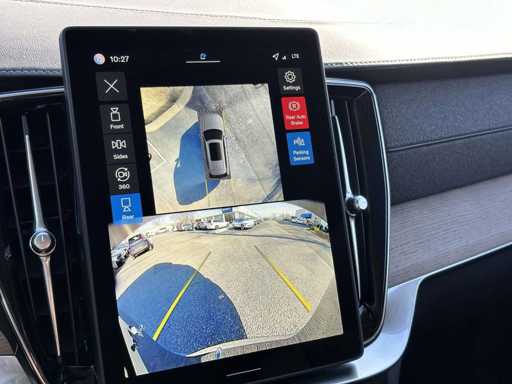New 2026 Volvo XC90 T8 Plus w/ Protection Package Premier image 4