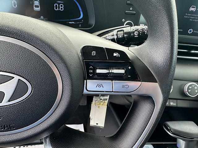 Certified 2024 Hyundai Elantra SE FWD image 23
