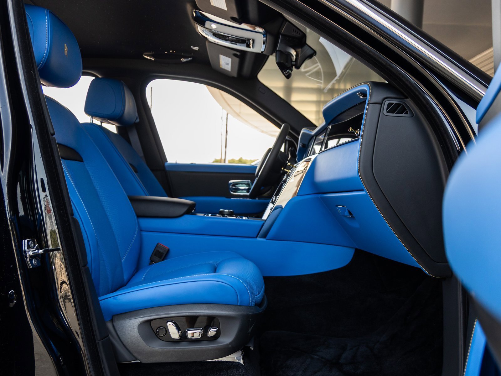 New 2026 Rolls-Royce Cullinan image 50