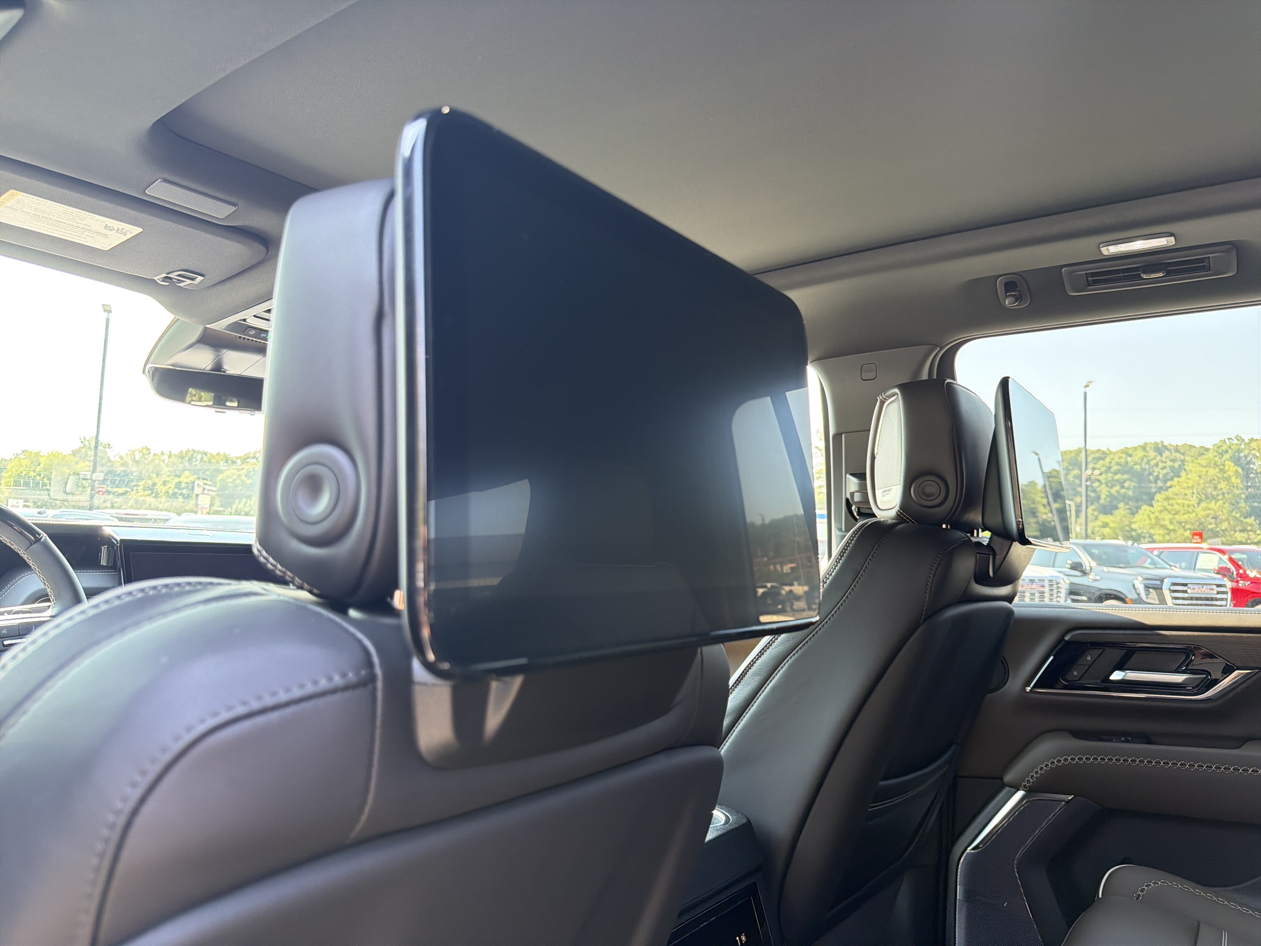 New 2026 GMC Yukon XL Denali Ultimate AWD/4WD image 23