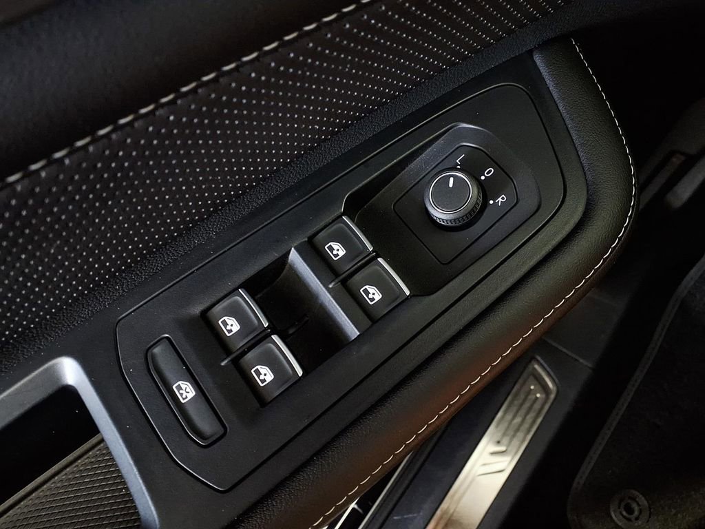 Used 2024 Volkswagen Atlas Cross Sport SE FWD image 25