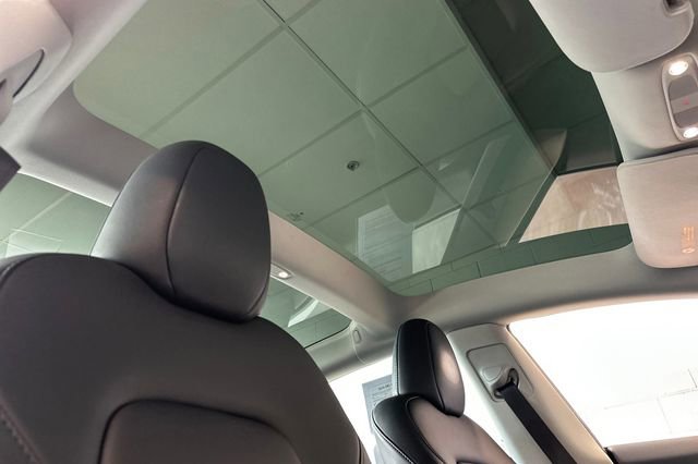 Used 2023 Tesla Model 3 Standard Range RWD image 18
