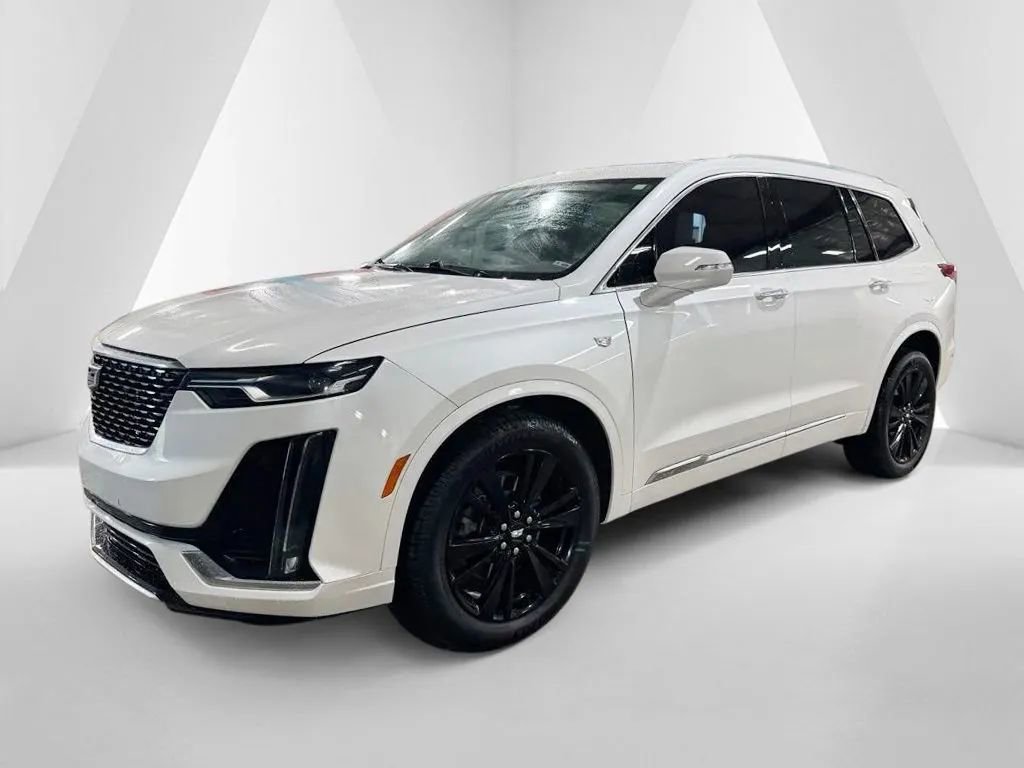 Used 2023 Cadillac XT6 Premium Luxury image 3