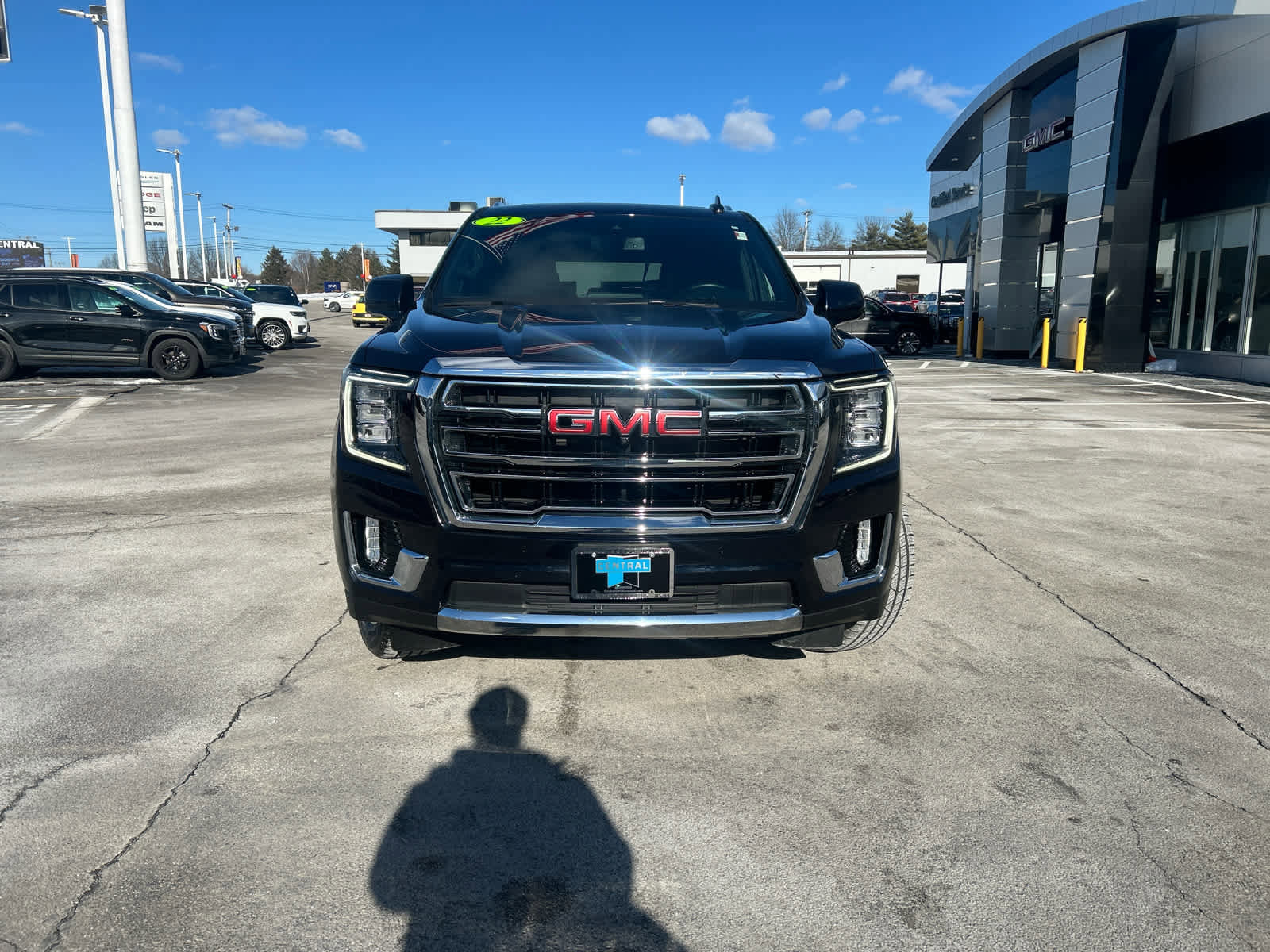 Certified 2022 GMC Yukon XL SLT w/ SLT Premium Package image 2