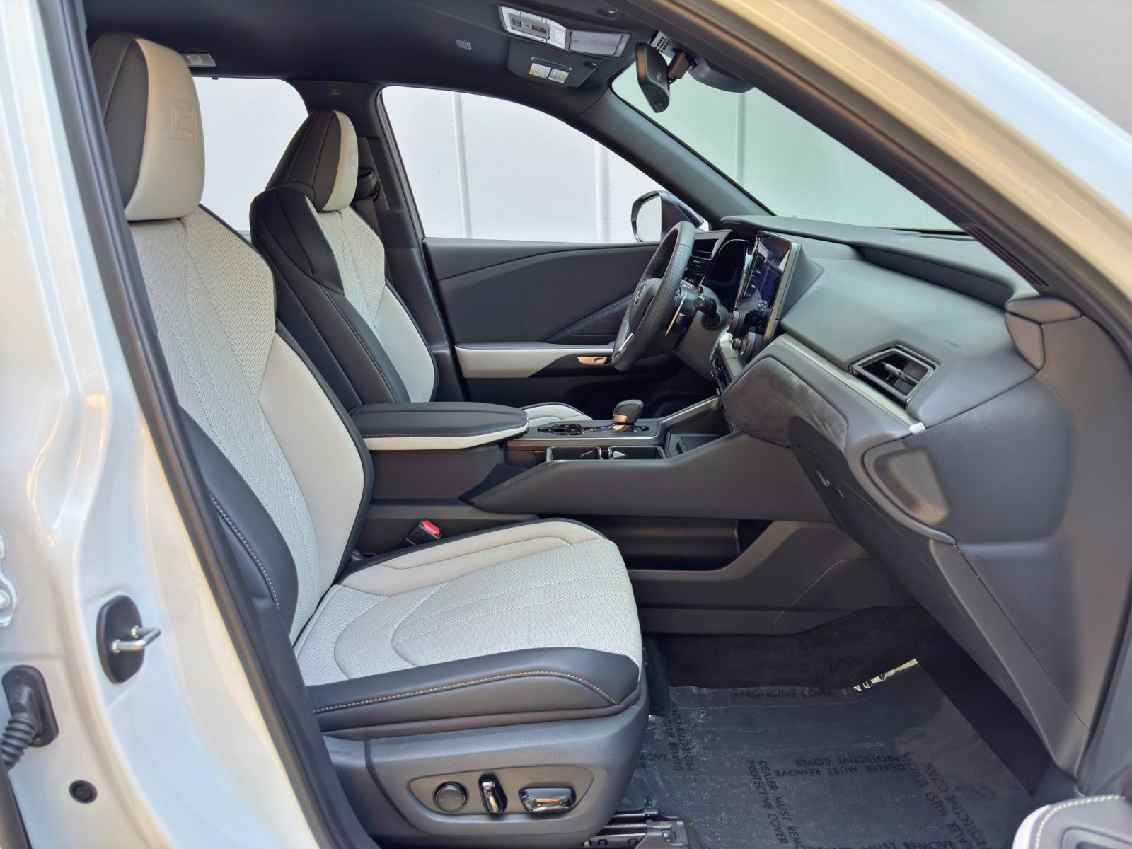Used 2026 Lexus TX 500h AWD w/ Technology Package image 15