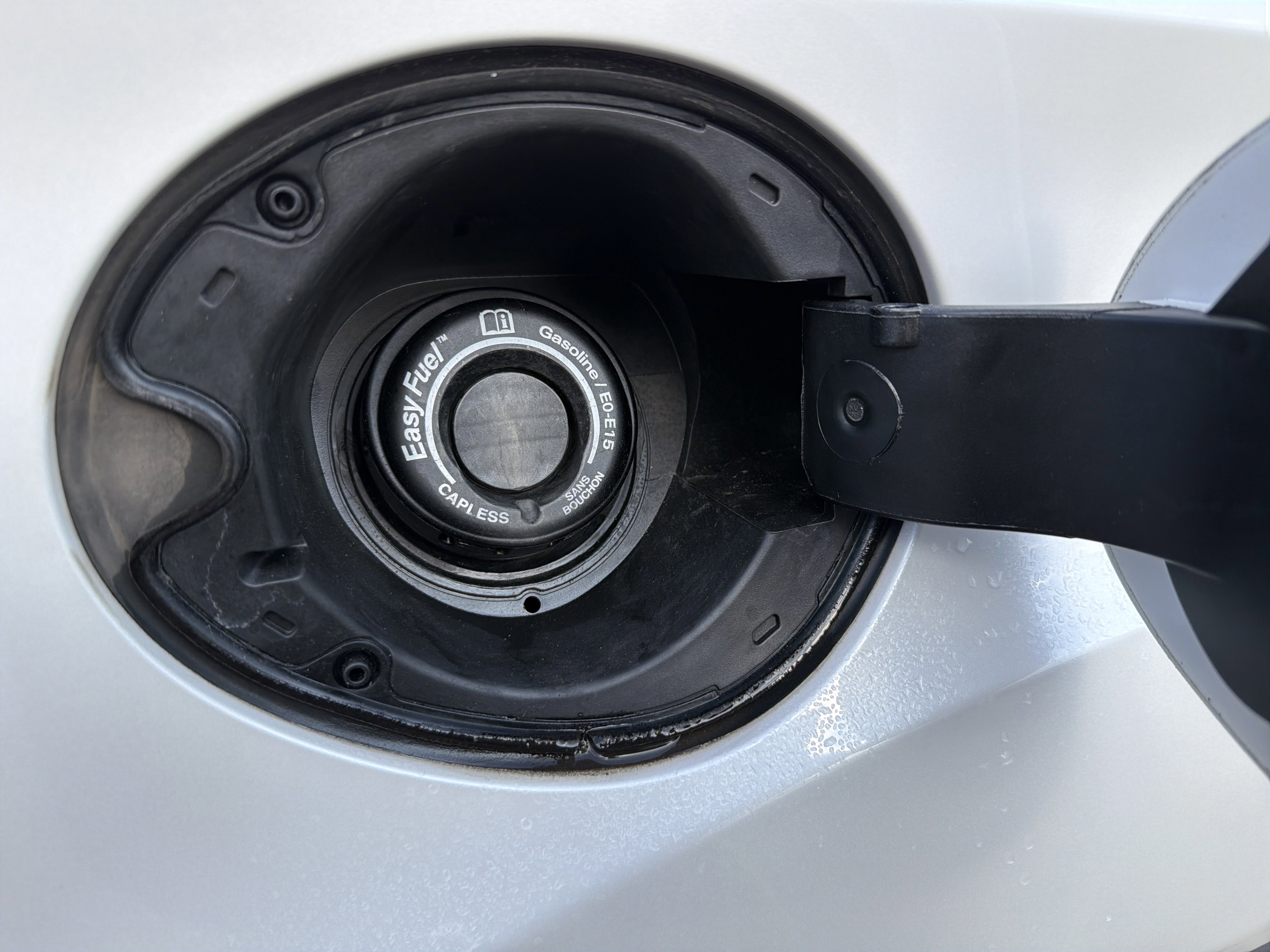 Used 2015 Ford Escape SE image 25