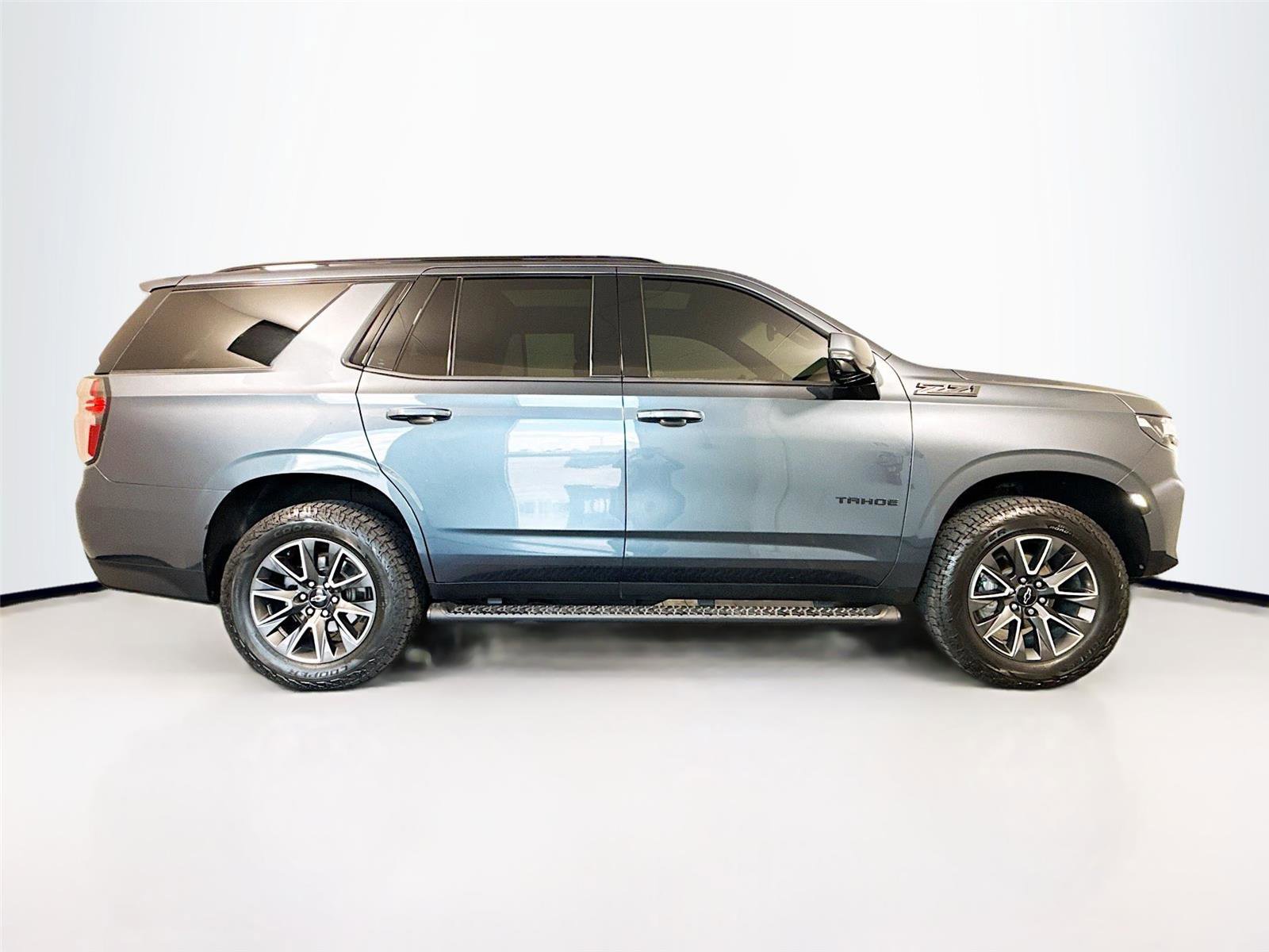 Used 2021 Chevrolet Tahoe Z71 w/ Luxury Package AWD/4WD image 36