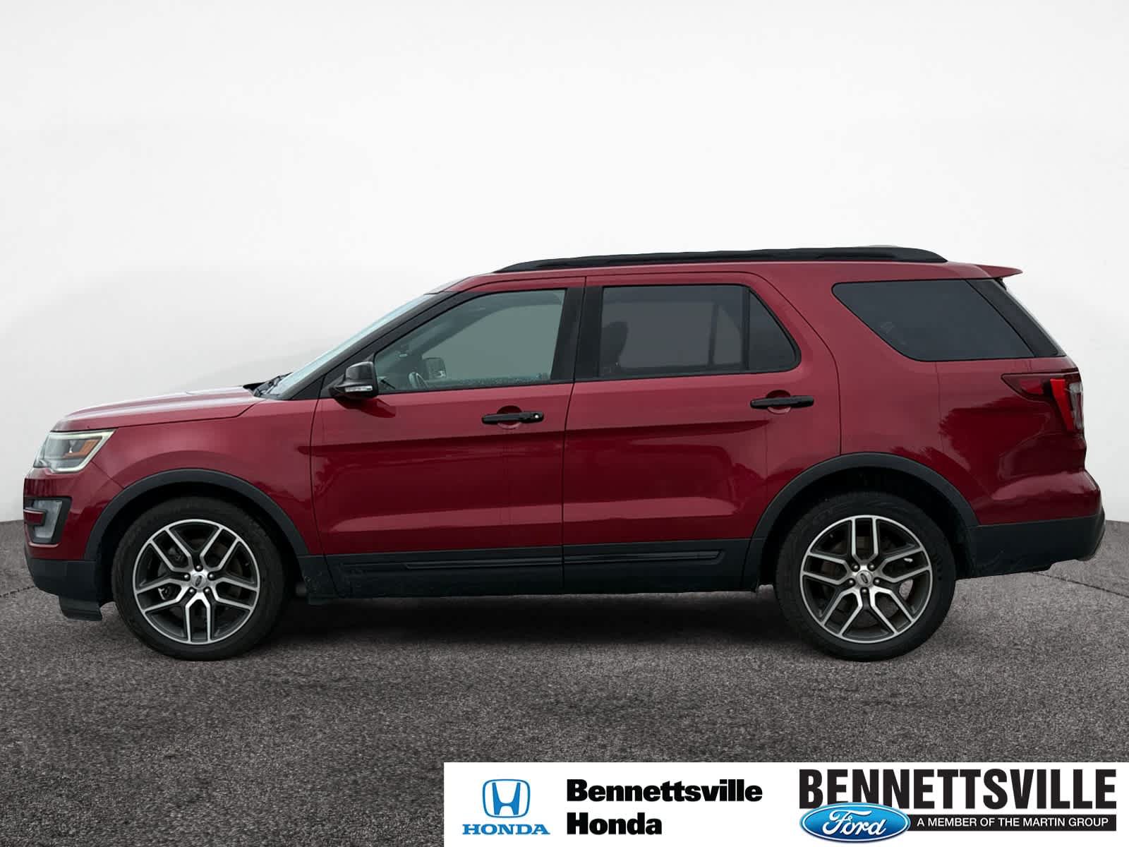 Used 2016 Ford Explorer Sport w/ Equipment Group 401A AWD/4WD image 2