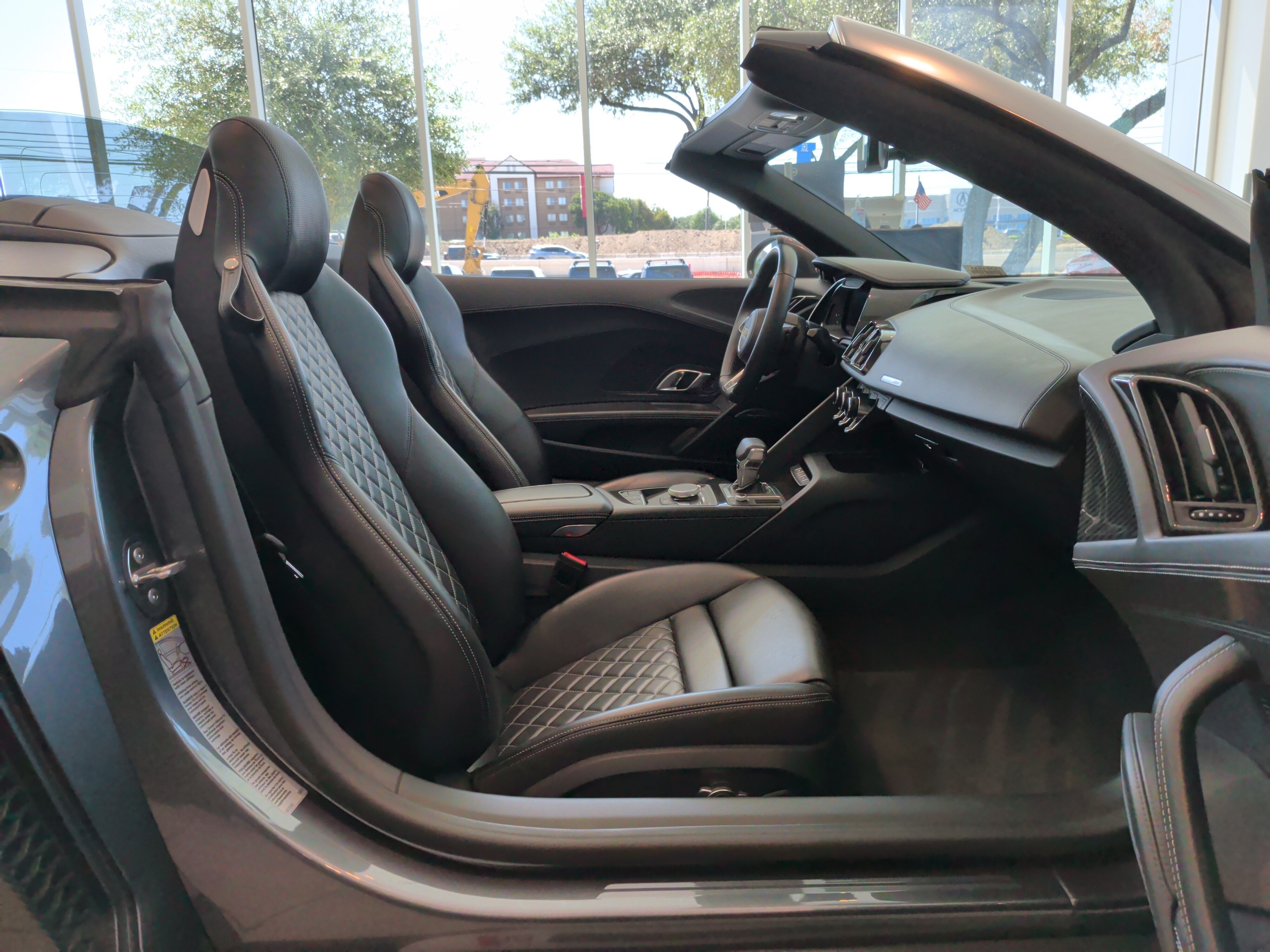 Used 2021 Audi R8 V10 w/ Premium Package RWD image 27
