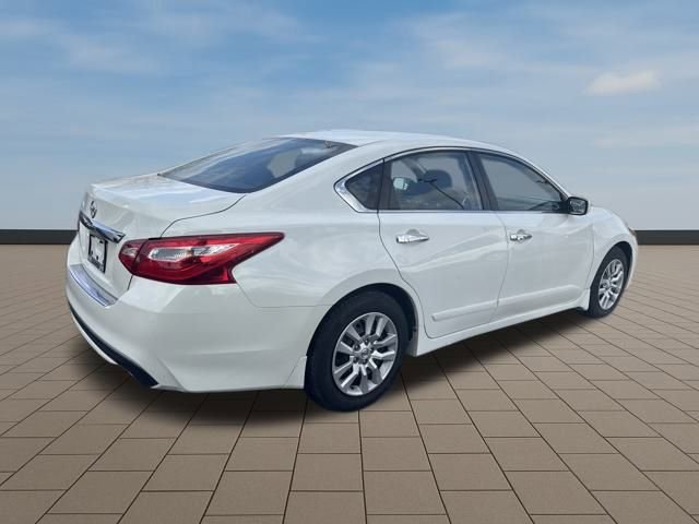 Used 2017 Nissan Altima 2.5 S w/ Power Driver Seat Package image 6