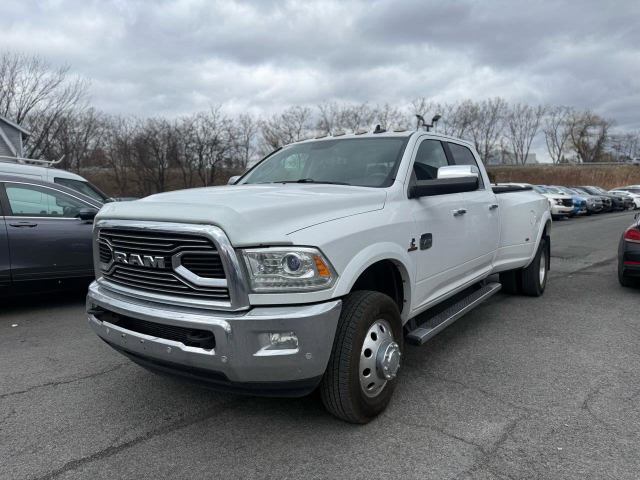 Used 2018 RAM 3500 Laramie Longhorn image 15