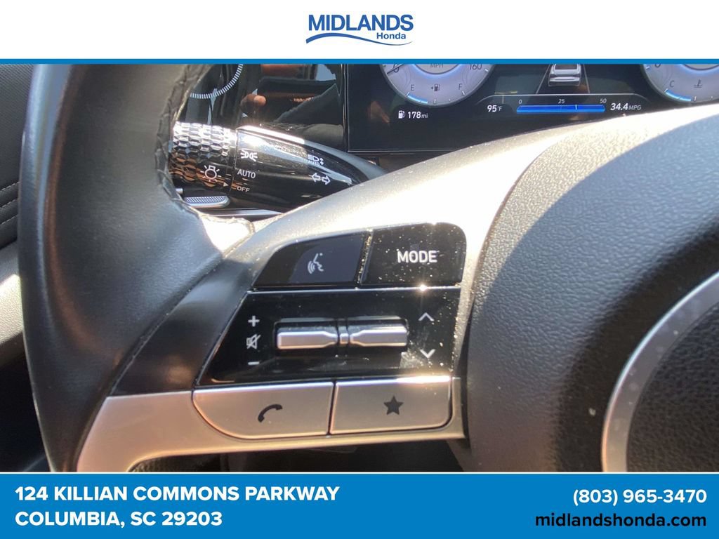 Used 2025 Hyundai Elantra Limited FWD image 23