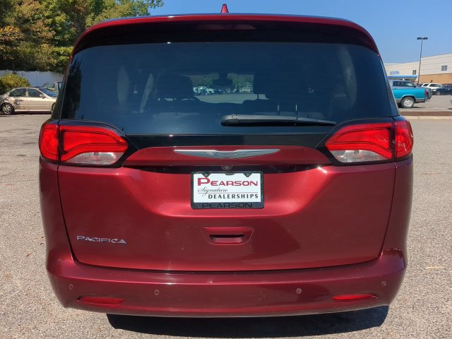 Used 2017 Chrysler Pacifica LX FWD image 5