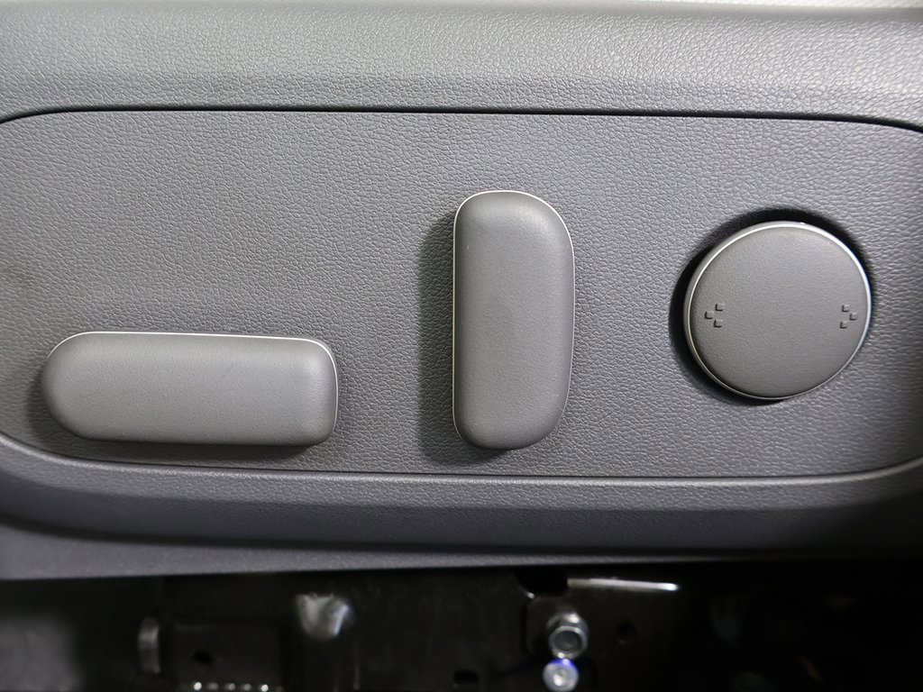 Used 2025 Hyundai Kona SEL image 28