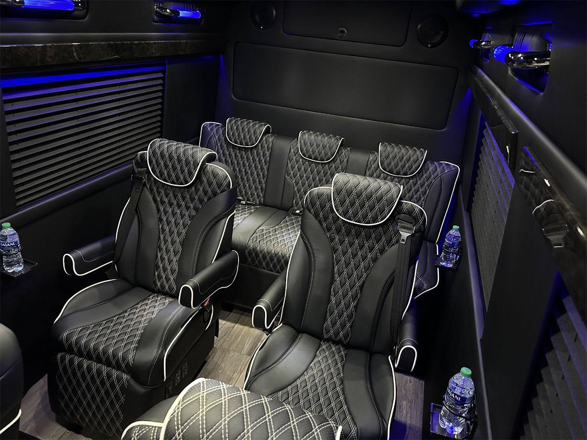 Used 2024 Mercedes-Benz Sprinter 3500 image 24