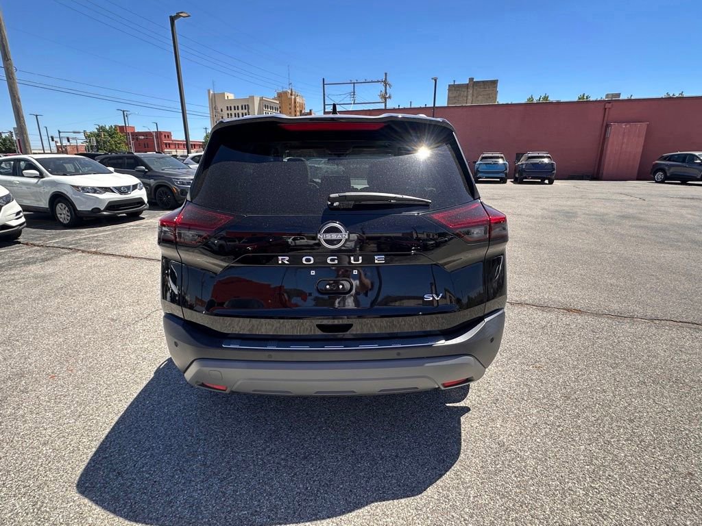 Certified 2023 Nissan Rogue SV w/ SV Premium B Package FWD image 4
