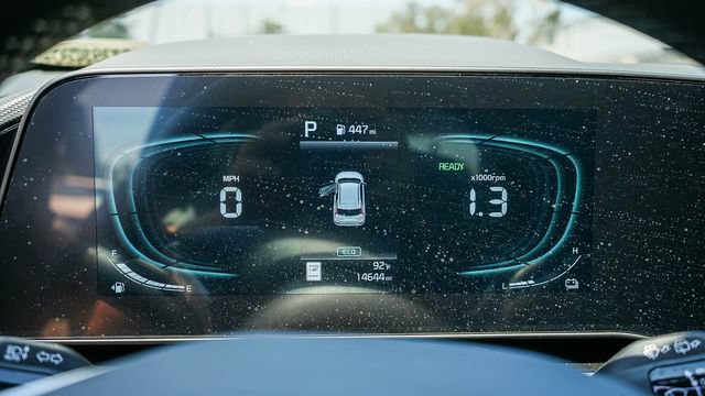 Certified 2025 Kia Niro EX FWD image 24
