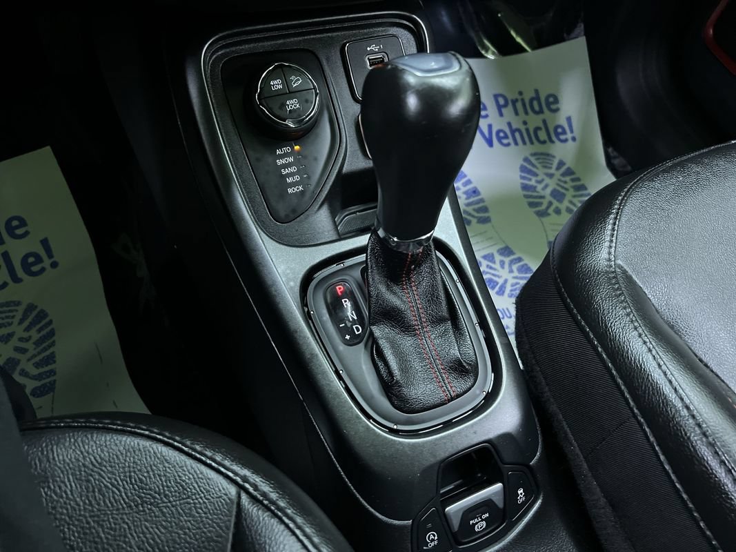 Used 2020 Jeep Compass Trailhawk AWD/4WD image 25