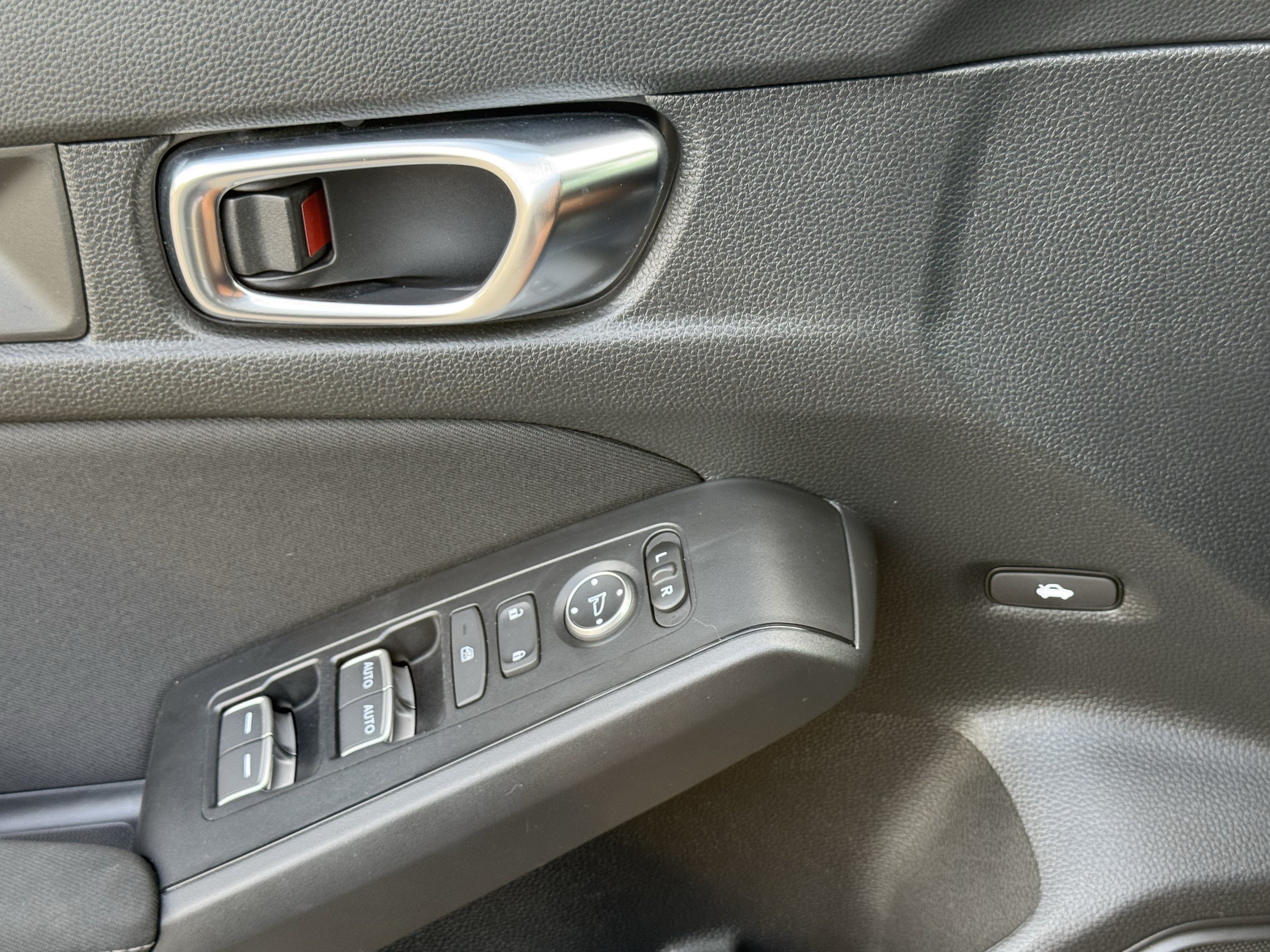 Used 2025 Honda Civic Sport image 21