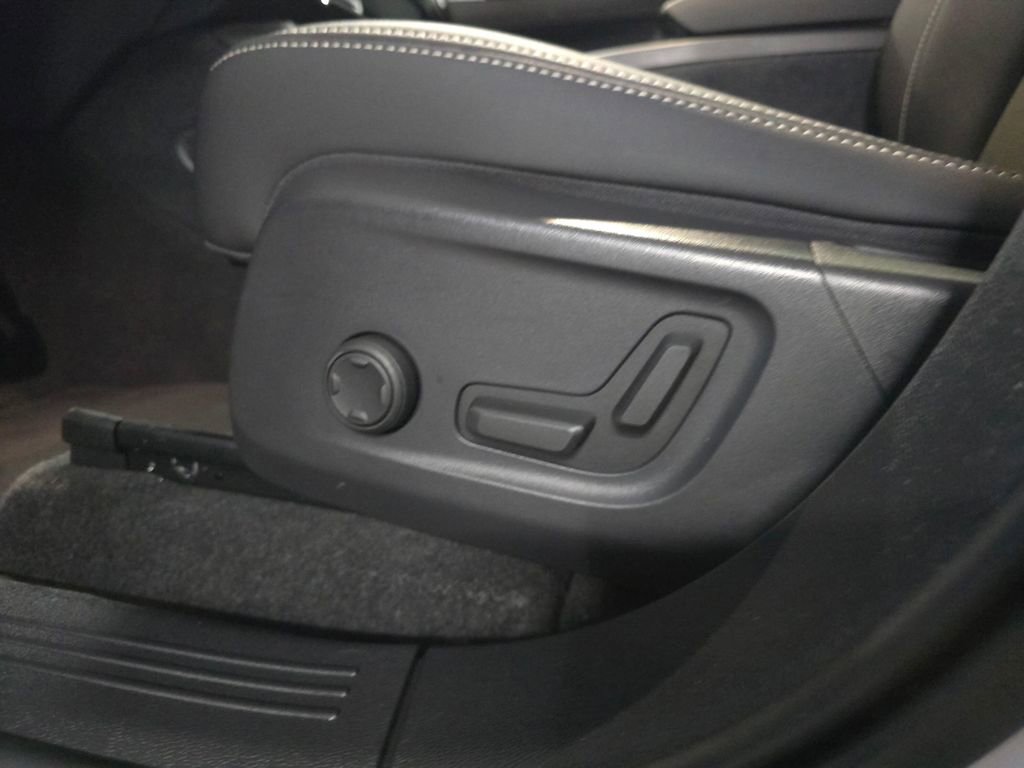 Certified 2023 Volvo C40 P8 Recharge Ultimate image 23