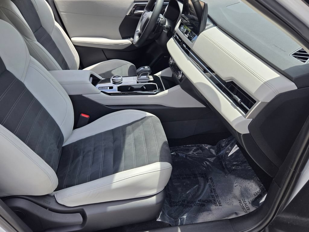 Used 2025 Mitsubishi Outlander SE FWD image 19