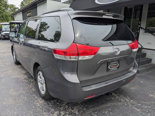 Used 2011 Toyota Sienna LE w/ Towing Pkg FWD image 3