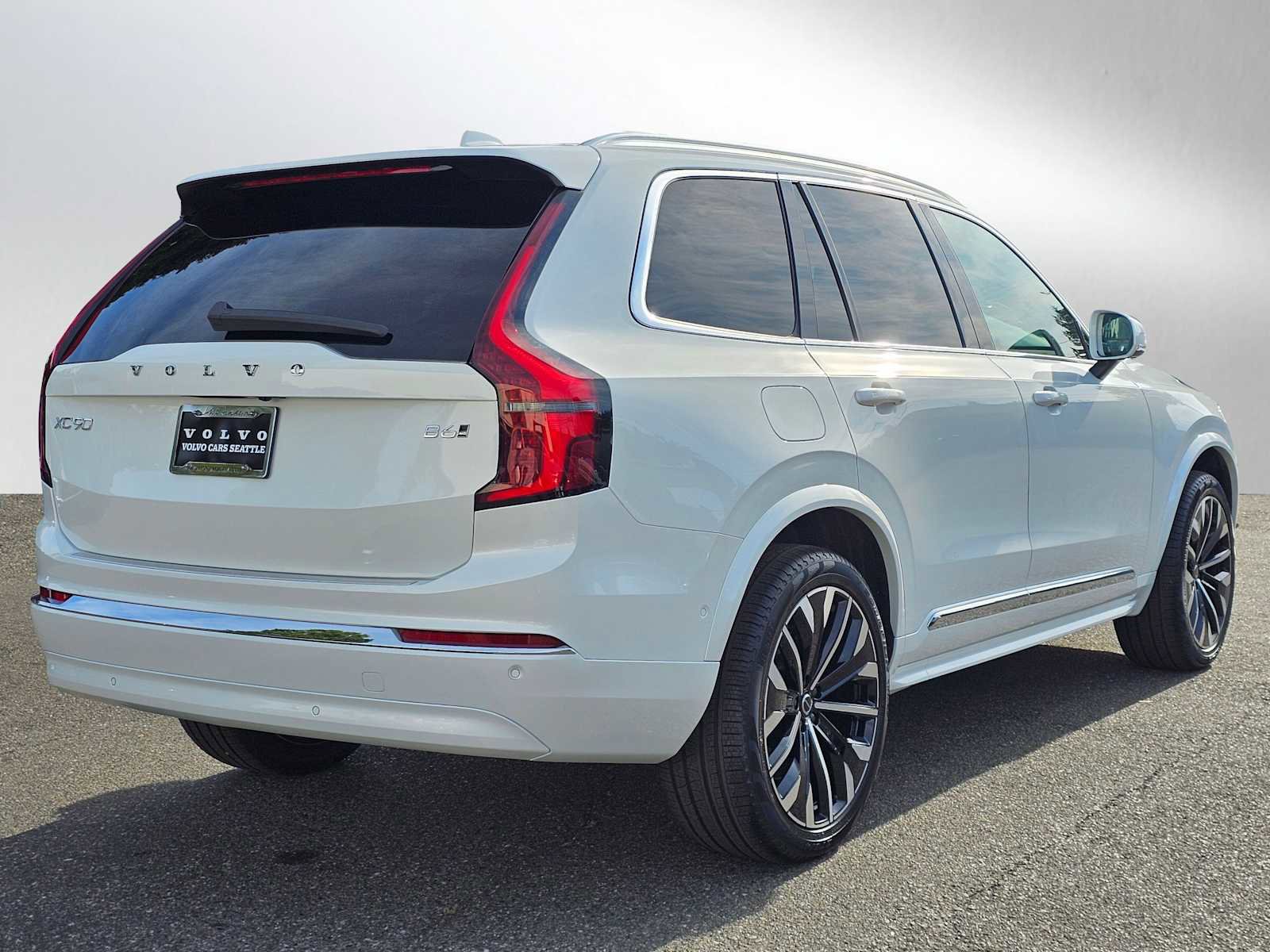 New 2026 Volvo XC90 B6 Plus w/ Protection Package Premier image 7