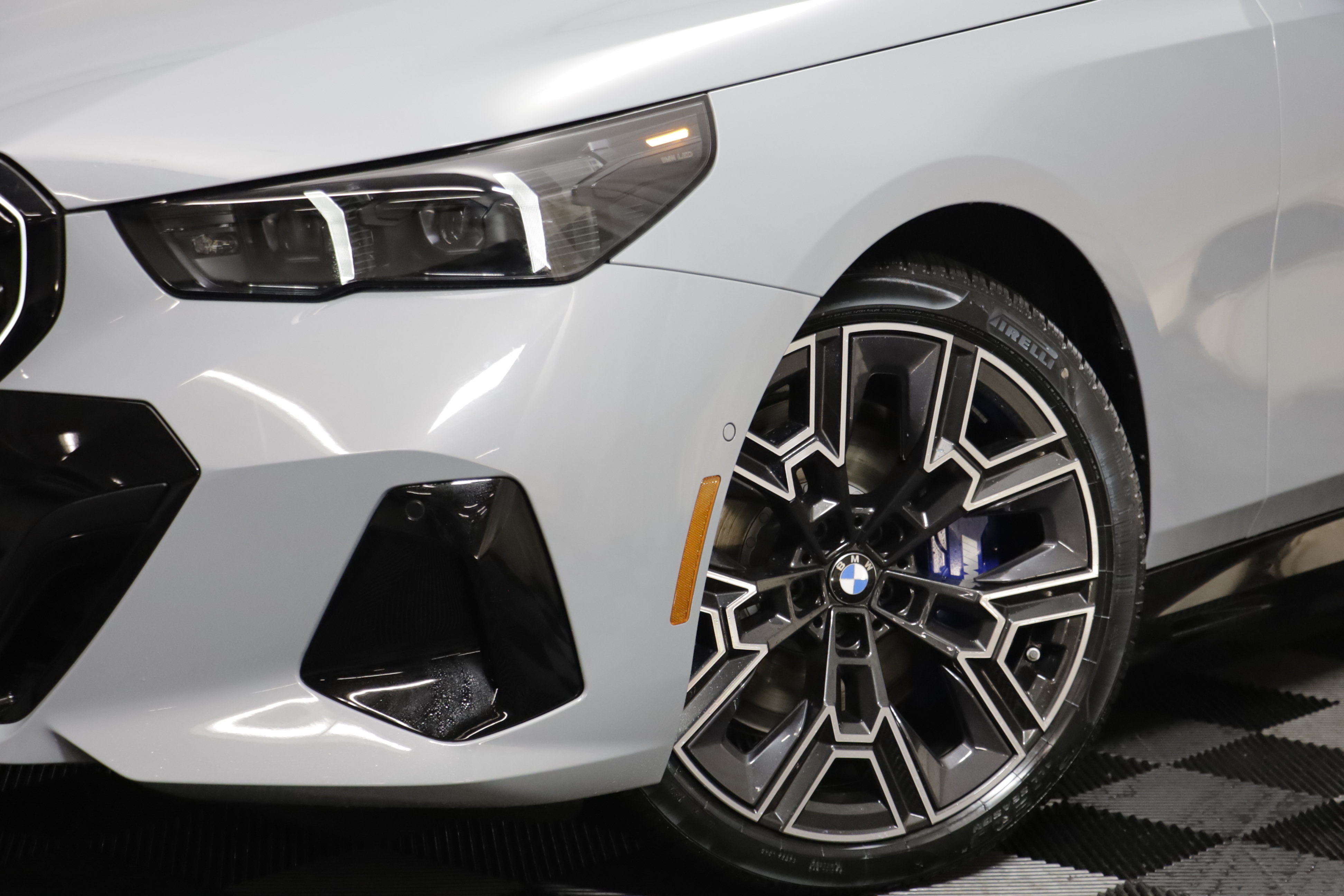 New 2027 BMW i5 M60 AWD/4WD image 4