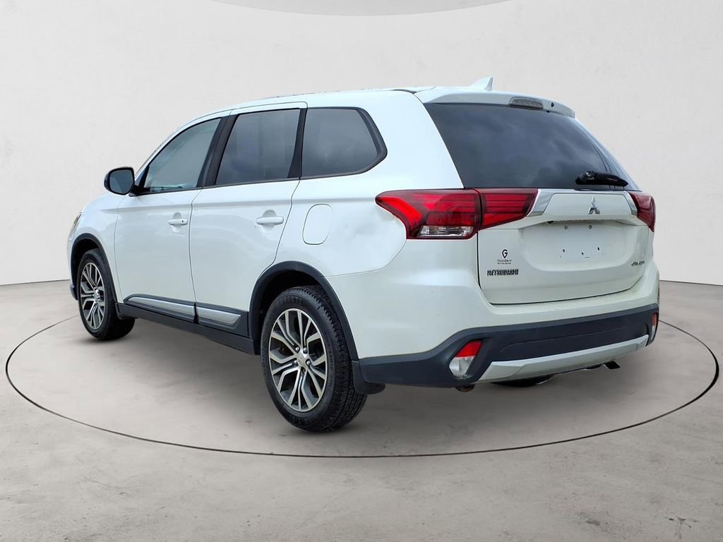 Used 2017 Mitsubishi Outlander ES image 8
