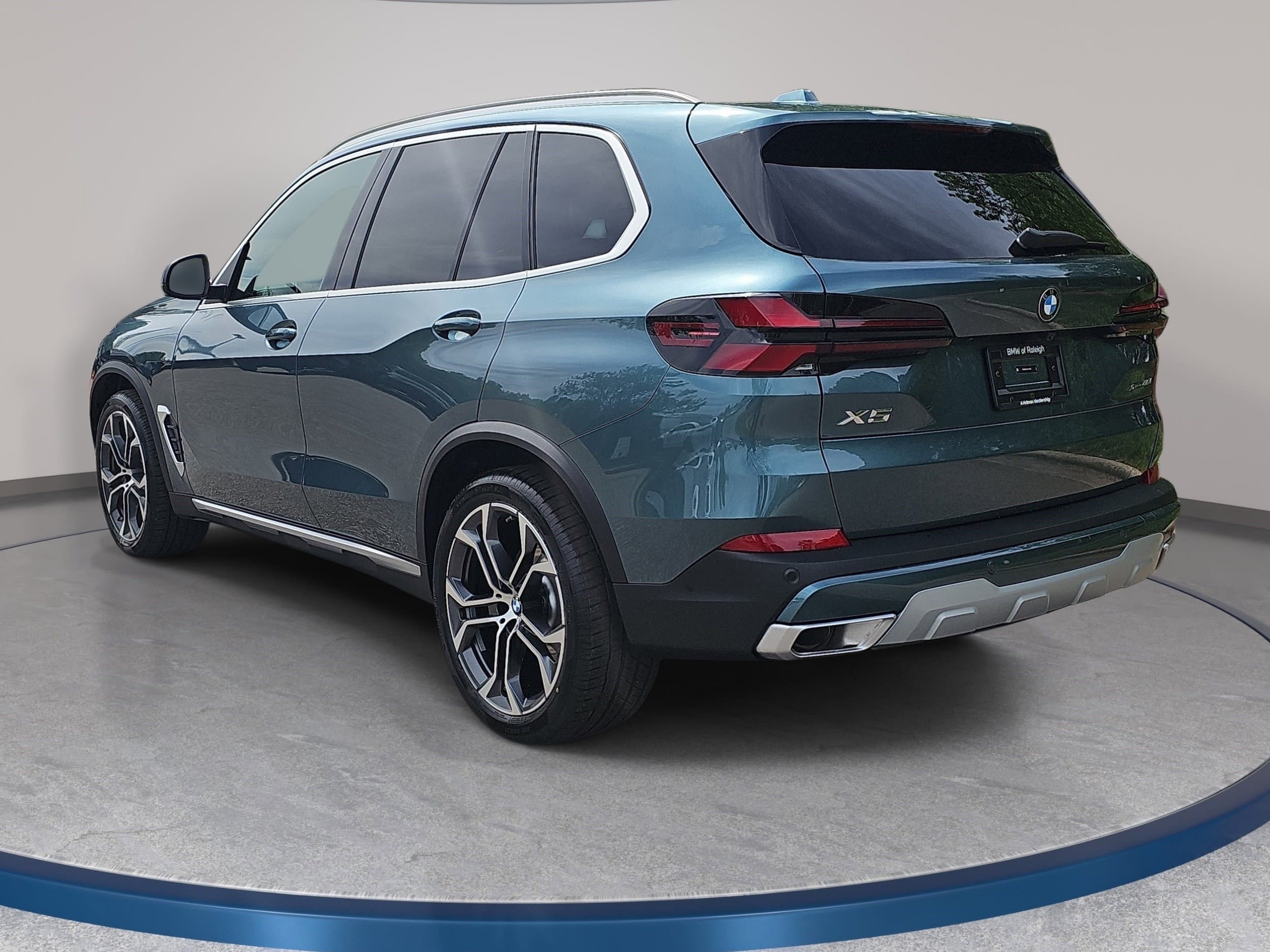 New 2026 BMW X5 xDrive40i w/ Premium Package AWD/4WD image 7