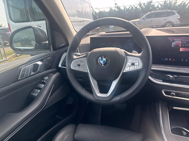 Used 2026 BMW X7 xDrive40i w/ Premium Package AWD/4WD image 23