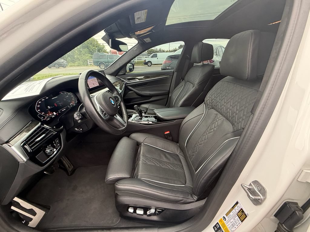 Used 2022 BMW M550i xDrive w/ Executive Package AWD/4WD image 12
