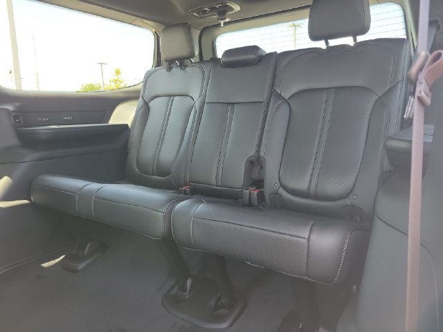 New 2026 Jeep Grand Wagoneer Limited AWD/4WD image 9