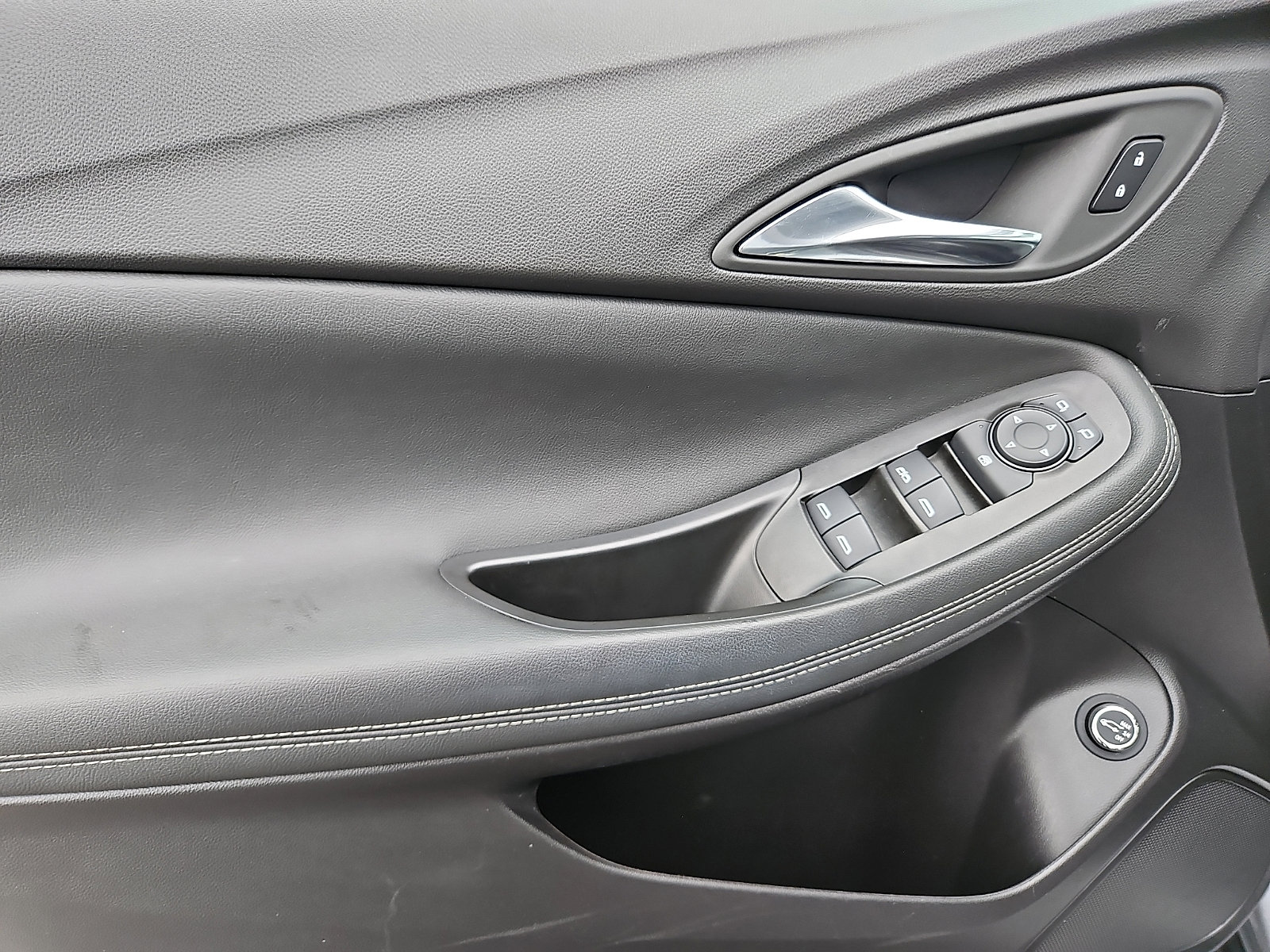 Certified 2023 Buick Encore GX Select w/ Experience Buick Package image 12