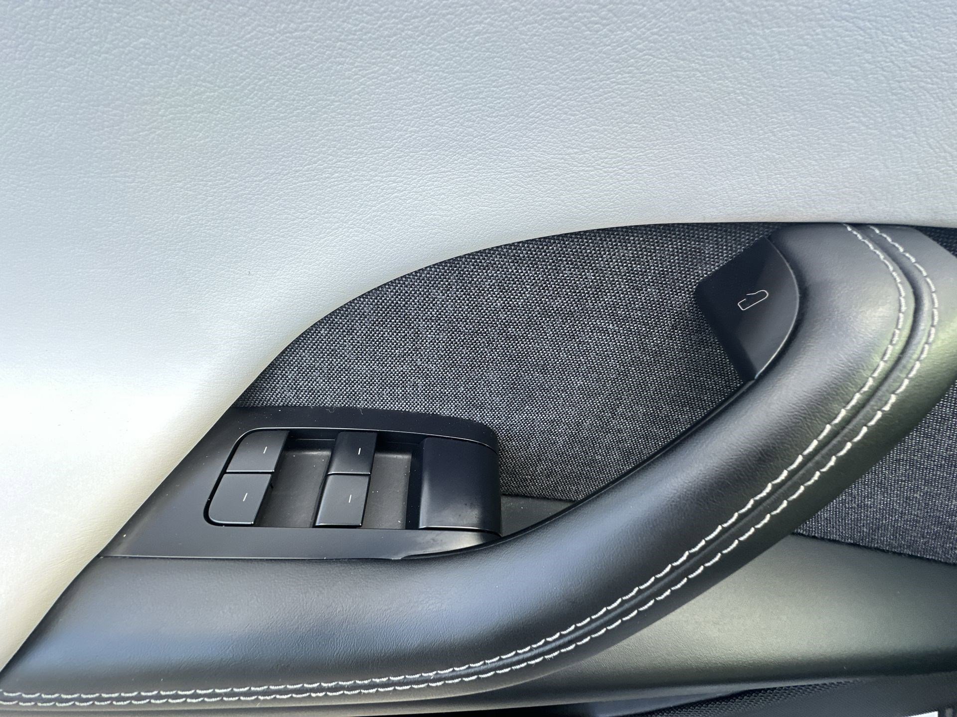 Used 2022 Tesla Model X Plaid image 15