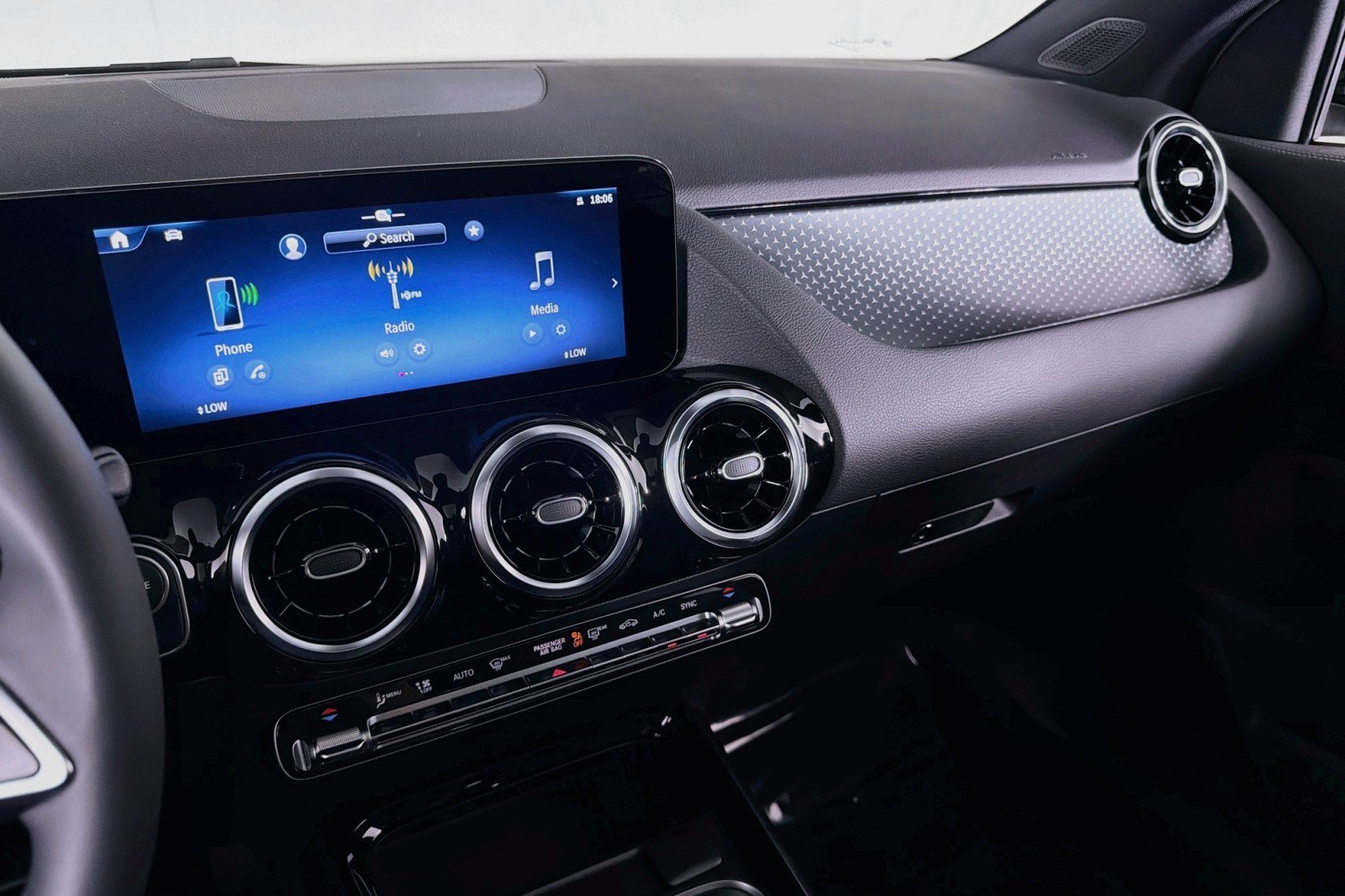 New 2026 Mercedes-Benz GLA 250 image 17