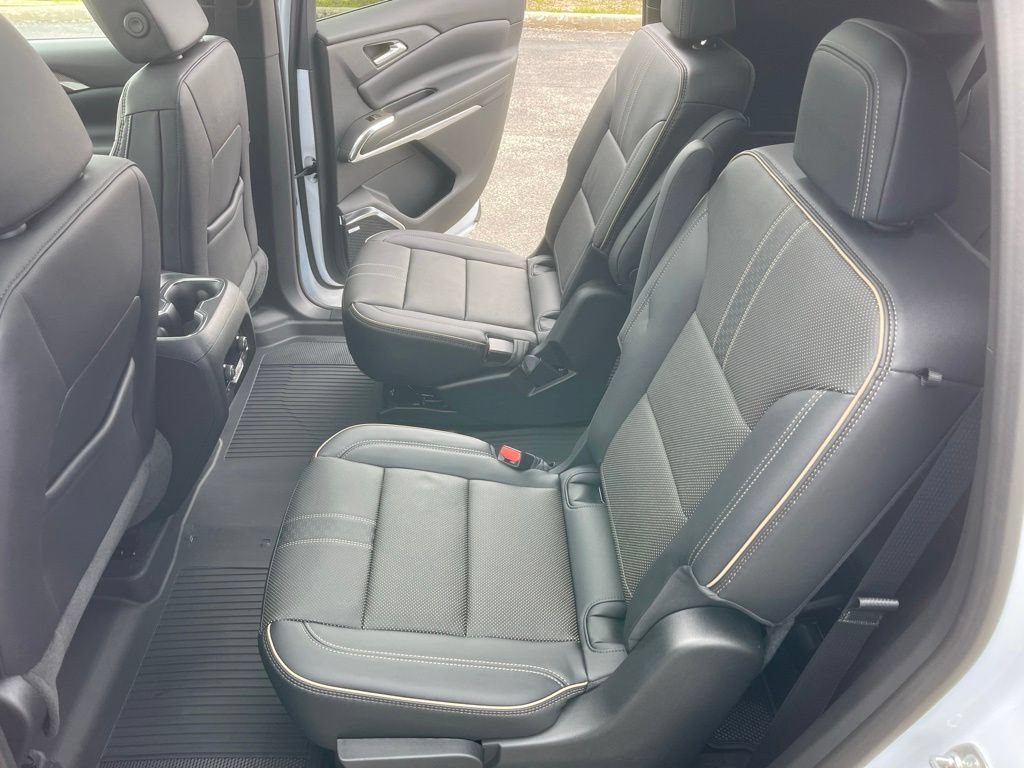 New 2026 Chevrolet Traverse High Country w/ LPO, Floor Liner Package AWD/4WD image 23