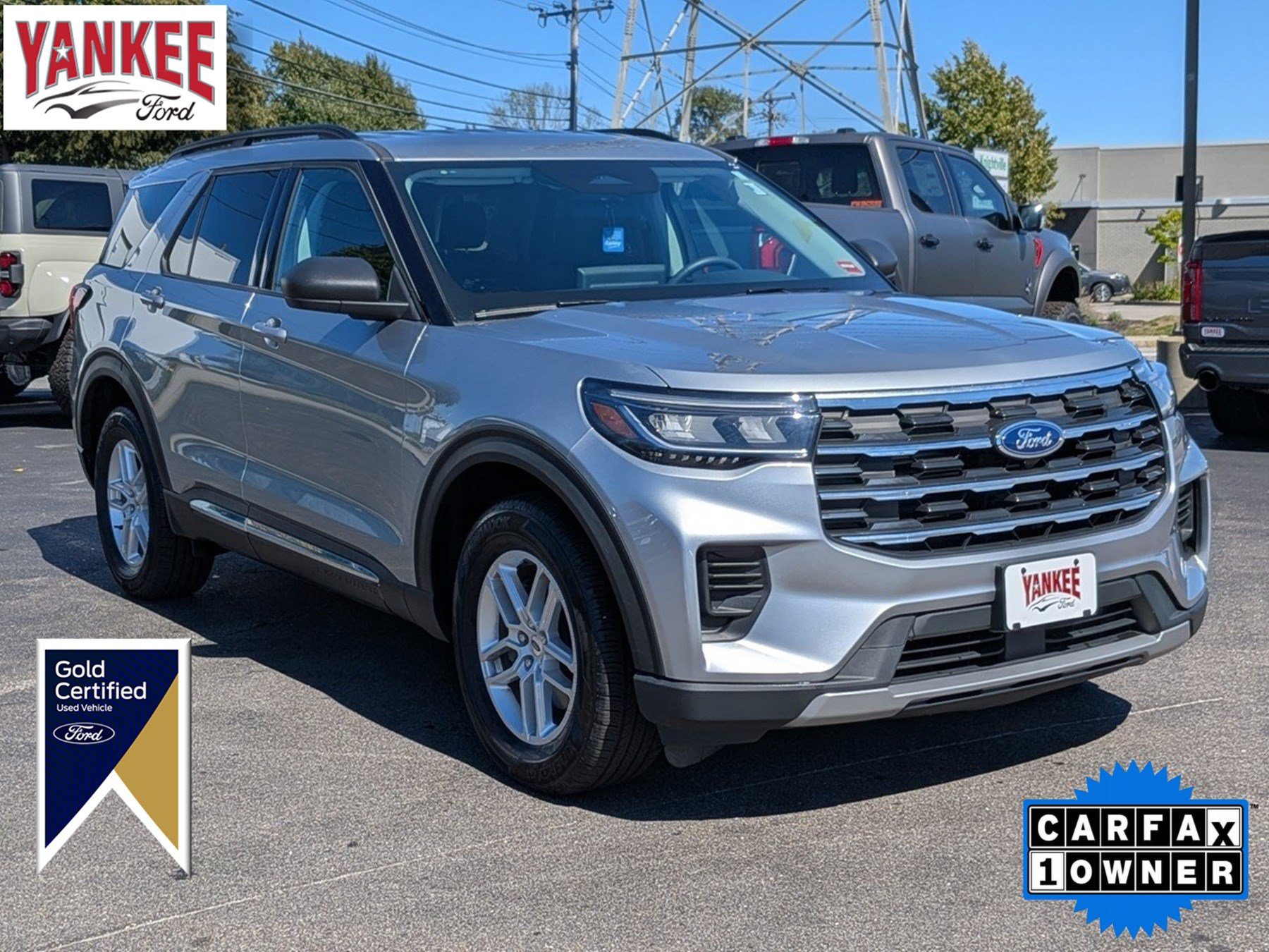 Used 2025 Ford Explorer Active AWD/4WD image 1
