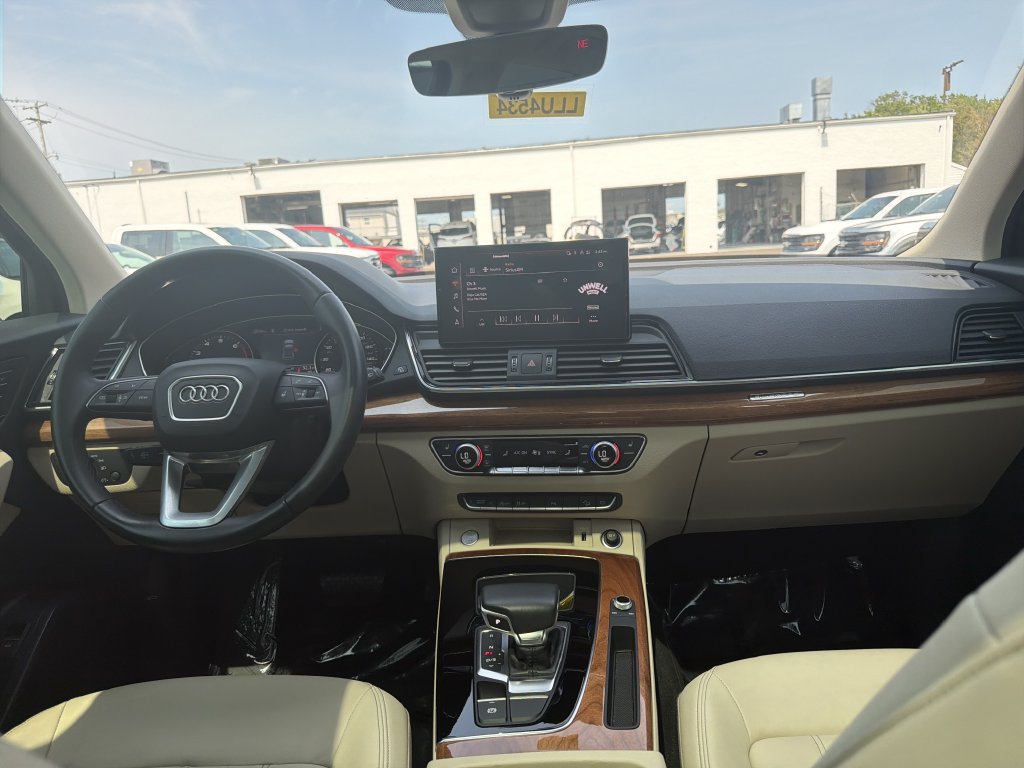 Used 2023 Audi Q5 2.0T Premium w/ Convenience Package AWD/4WD image 18