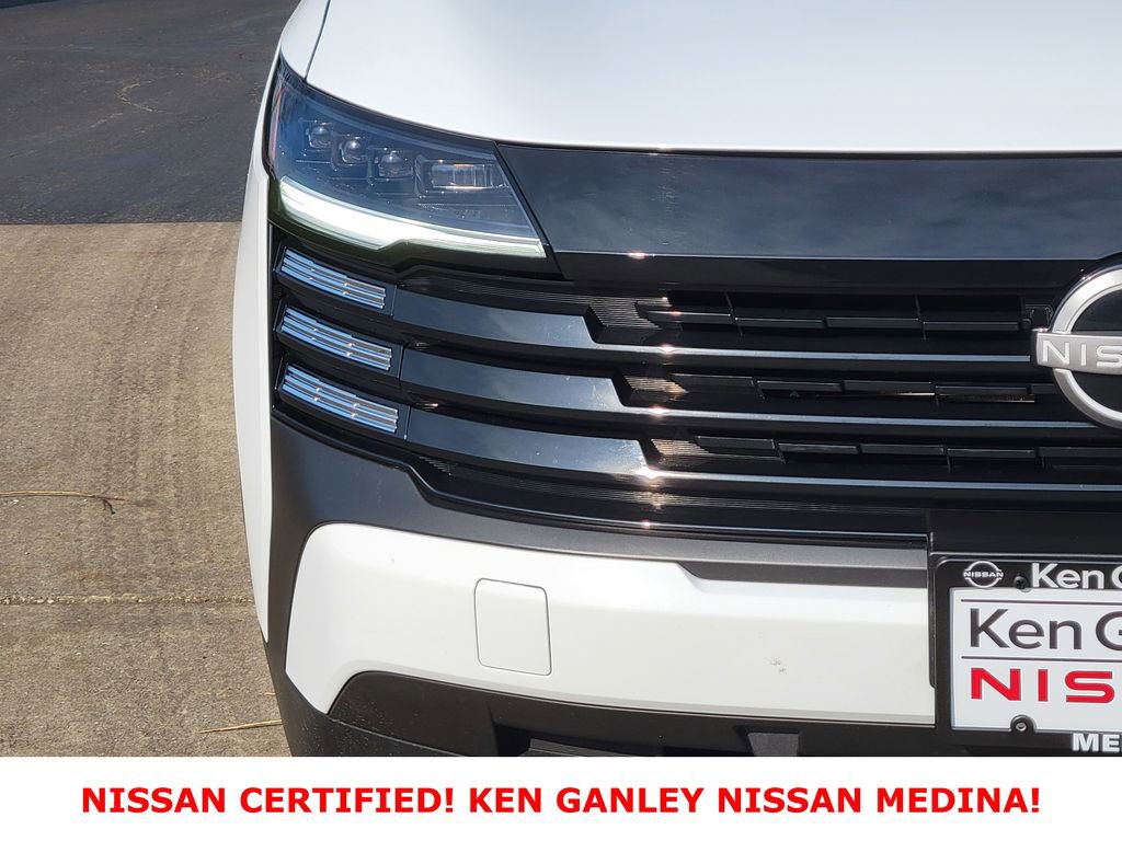 Certified 2025 Nissan Kicks SV AWD/4WD image 9