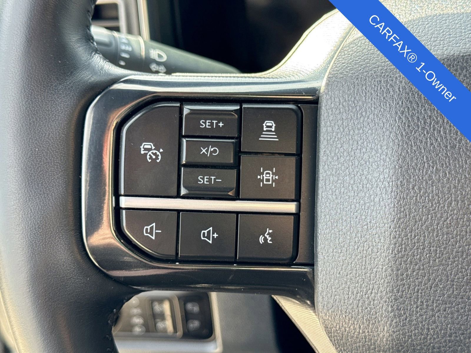 Used 2025 Ford F350 Platinum w/ FX4 Off-Road Package AWD/4WD image 28