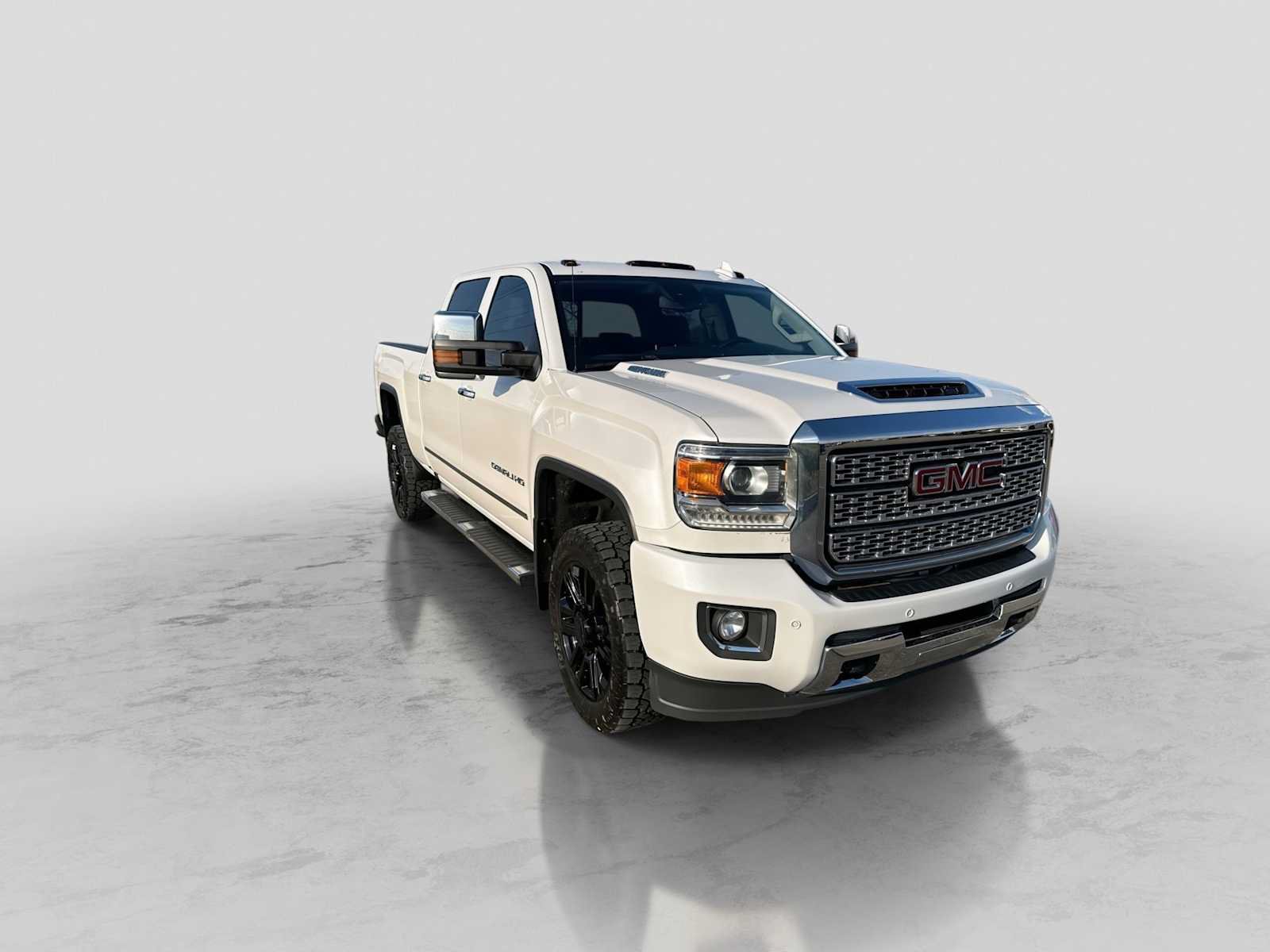 Used 2019 GMC Sierra 2500 Denali AWD/4WD image 8