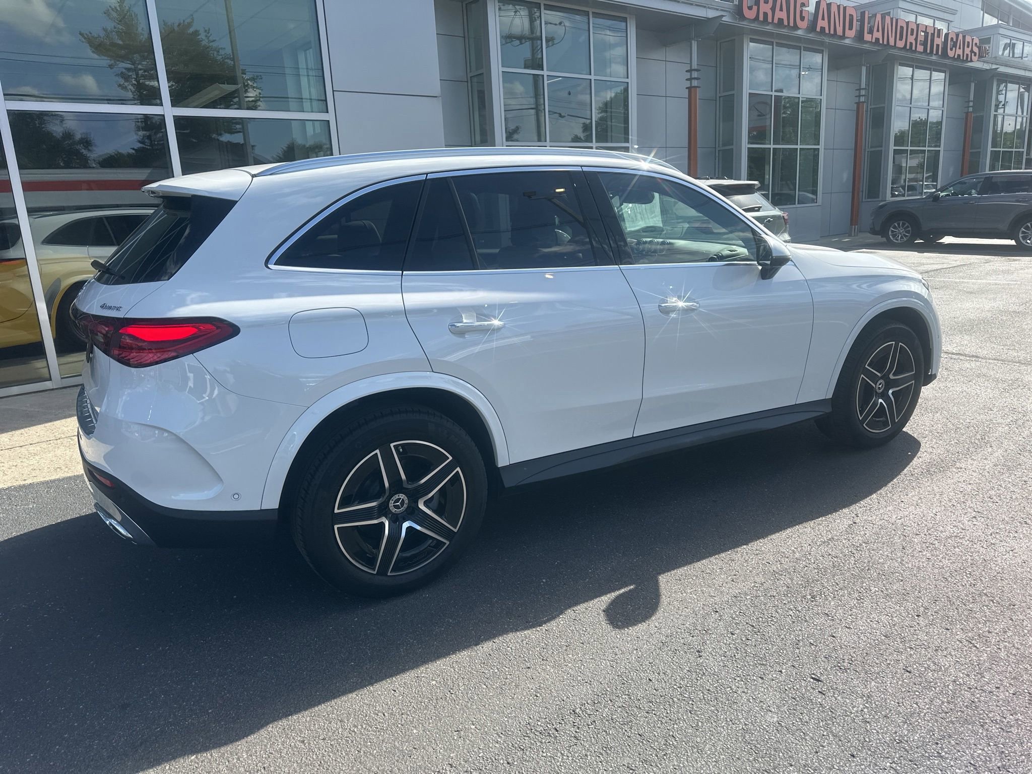 Used 2025 Mercedes-Benz GLC 300 4MATIC image 3