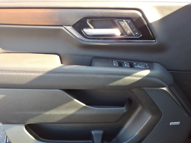 New 2026 GMC Yukon Denali w/ Denali Reserve Package AWD/4WD image 17