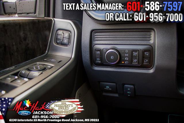 New 2026 Ford F250 Lariat w/ Black Appearance Package image 28