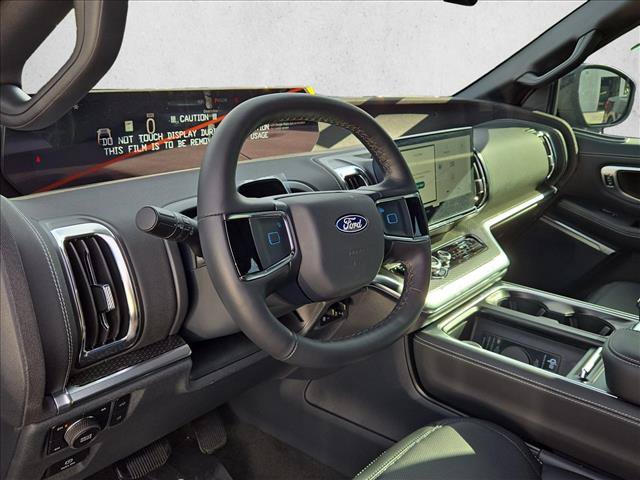 New 2027 Ford Expedition Platinum w/ Stealth Appearance Package AWD/4WD image 3