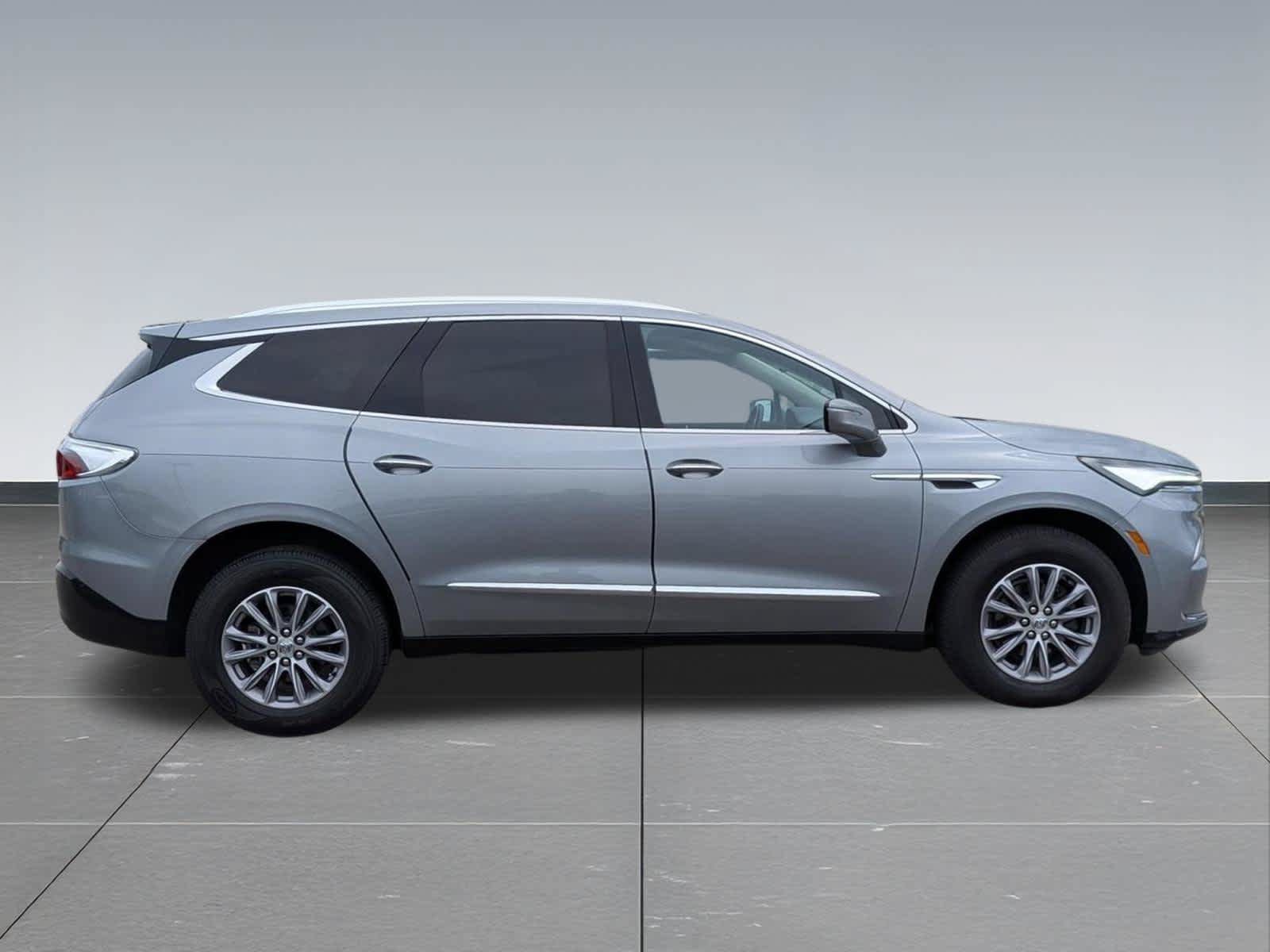 Used 2024 Buick Enclave Essence AWD/4WD image 7