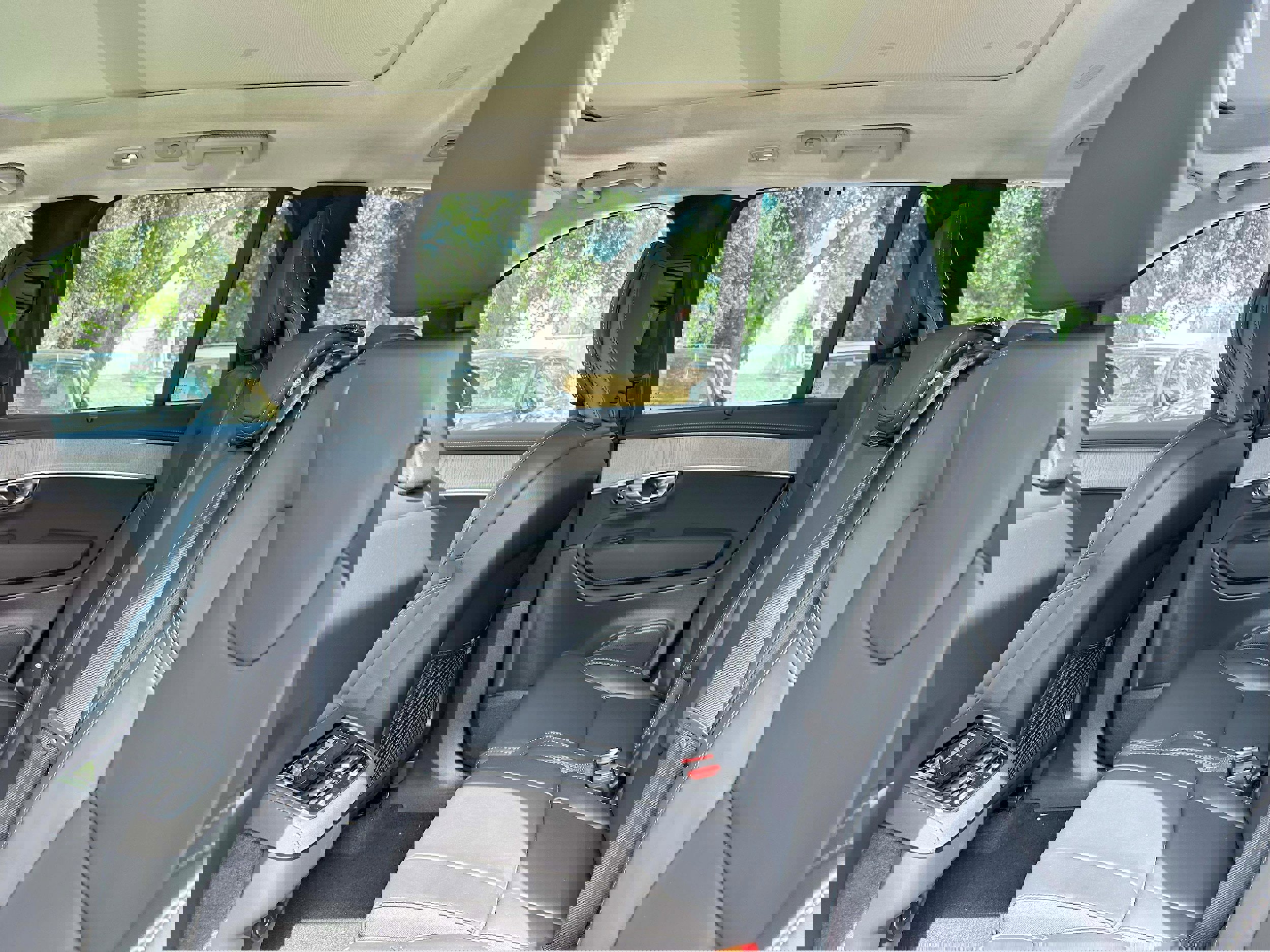 New 2026 Volvo XC90 B6 Ultra w/ Lounge Package image 15